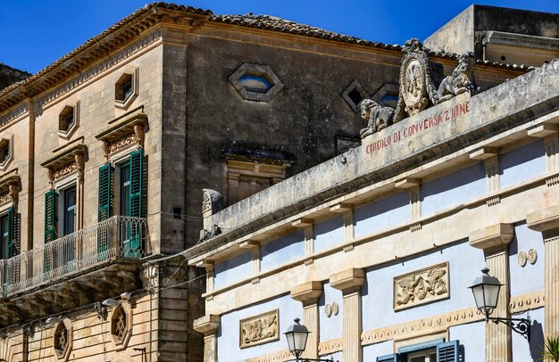 Foto italia, sicilia, ragusa ibla, edificios barrocos (siglo xviii)