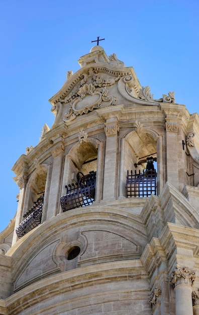 Italia, Sicilia, Ragusa Ibla, la fachada barroca de la iglesia de San José (siglo XVIII)