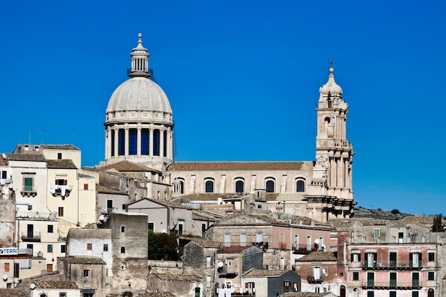 Itália. Sicília, Ragusa Ibla, vista da cidade e da Catedral de São Jorge