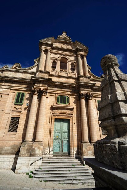 italia, sicilia, ragusa, iglesia barroca, fachada