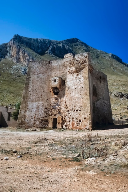 Itália, Sicília, S. Vito Lo Capo (Província de Trapani), vista da antiga fábrica de pesca de atum - FILM SCAN