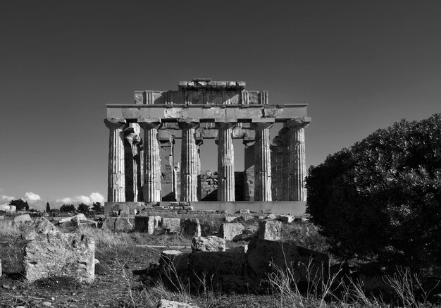 Foto itália, sicília, selinunte, templo grego de hera (409 ac)