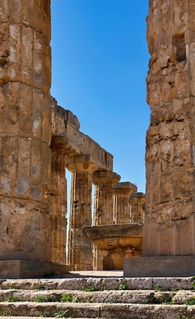 Foto italia, sicilia, selinunte, templo griego de hera (409 a. c.)