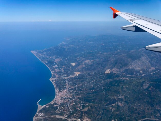 Italia, Sicilia, vista aérea de la costa tirrena de la isla