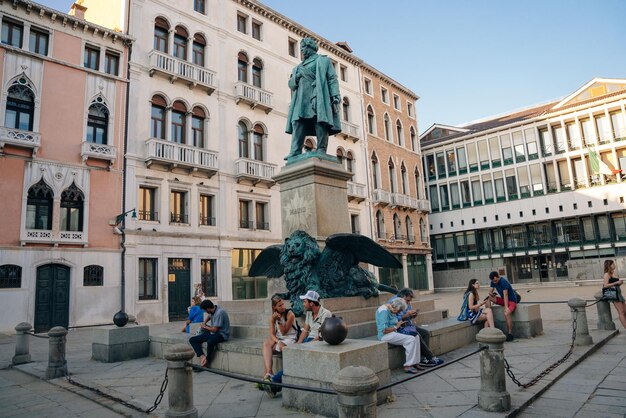 Foto italien april 2023 denkmal für daniele manin in venedig italien