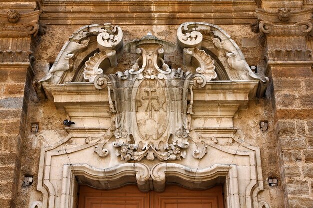 Italien Sizilien Caltagirone Stadt Provinz Catania barocke Fassade eines alten Gebäudes
