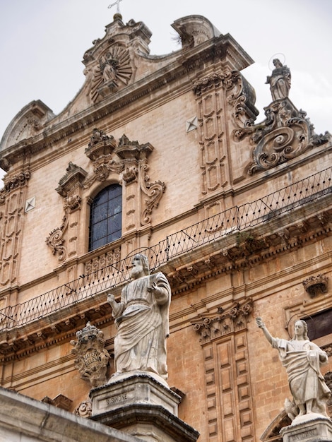 Italien Sizilien Modica Provinz Ragusa St Peter's Cathedral 18. Jahrhundert aC Barockfassade und Statuen