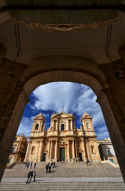 Italien, Sizilien, Noto (Provinz Siracusa), Blick auf die barocke Fassade der Kathedrale S. Nicolò (1703)