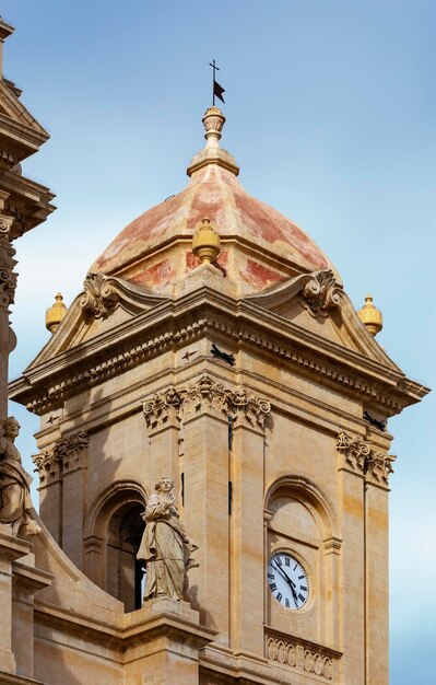 Italien, Sizilien, Noto (Provinz Syrakus), Kathedrale S. Nicolo' barocke Fassade (1703), Glockenturm