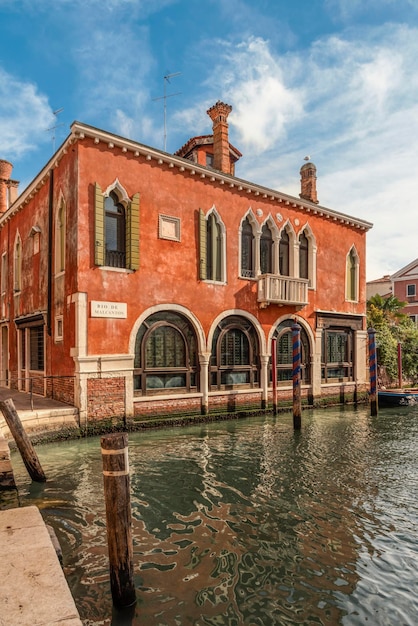Italien, Venedig, Gebäudehülle am Kanal