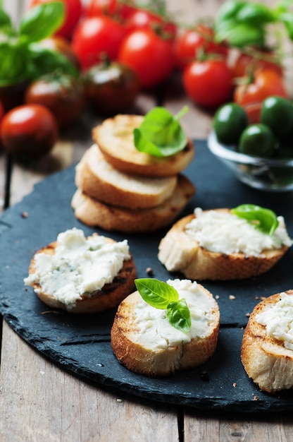 Italienische Crostini mit Gorgonzola