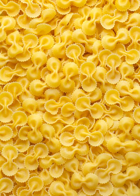 Italienische Farfalle-Rohpasta in Nahaufnahme