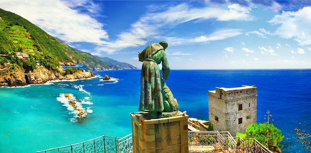 Italienische Feiertage - Panorama von Monterosso al mare