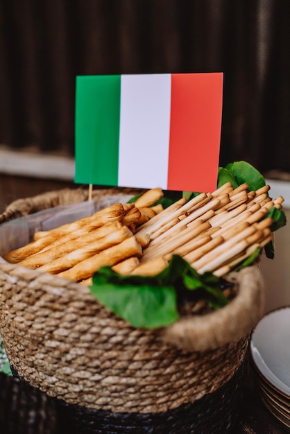 Italienische Käse Tischdekoration für Hochzeit oder Geburtstag Flagge von Italien Käse Oliven Zitronen Weintrauben und Schinken