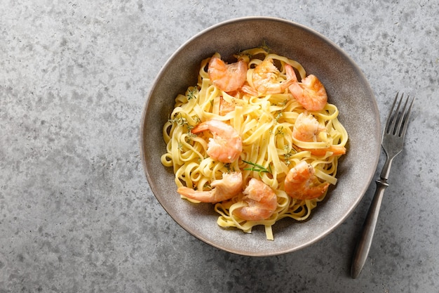 Italienische pasta fettuccine mit meeresfrüchten