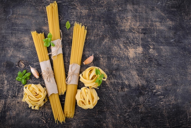 Italienische Pasta-Spaghetti und Tagliatelle