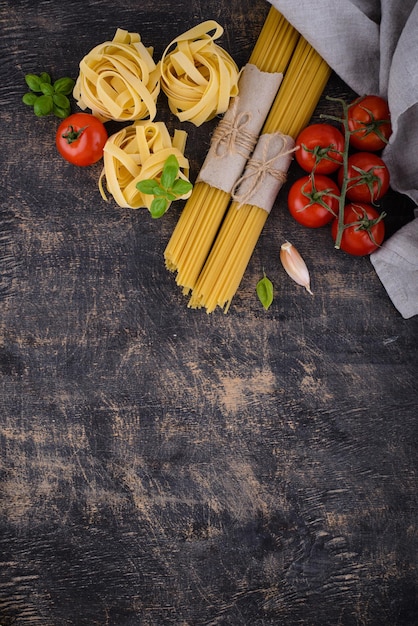 Italienische Pasta-Spaghetti und Tagliatelle