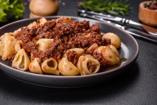 Italienische Pasta-Tagliatelle mit traditioneller hausgemachter Fleischsauce