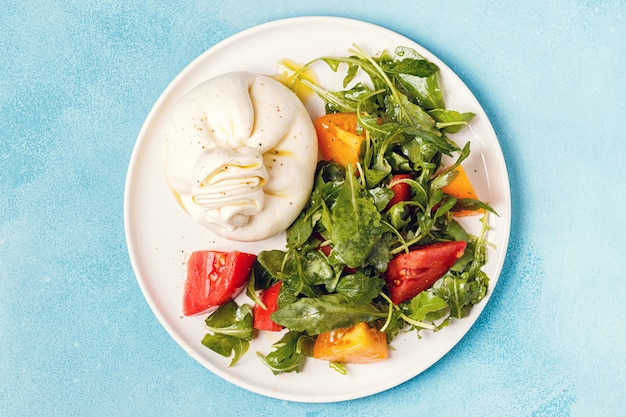 Italienischer Käse Burrata Salat