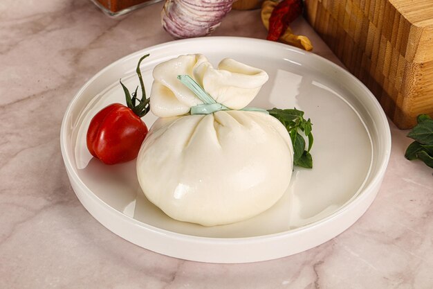 italienischer Milchweichkäse Burrata