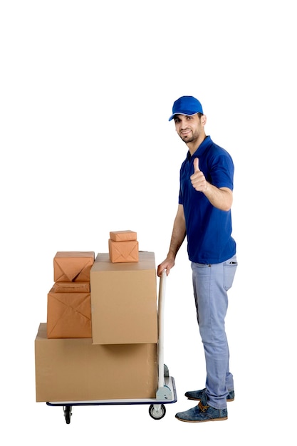 Italienischer Postbote mit Daumen nach oben und Trolley