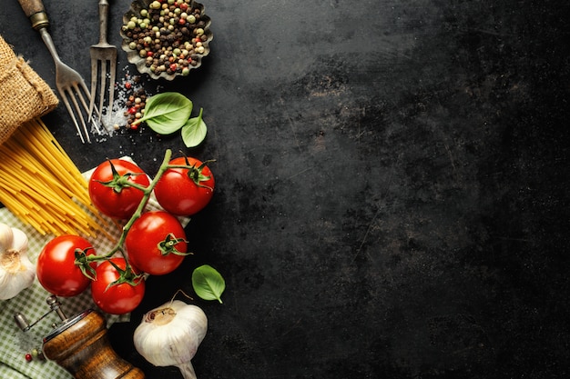 Italienisches Essen mit Zutaten