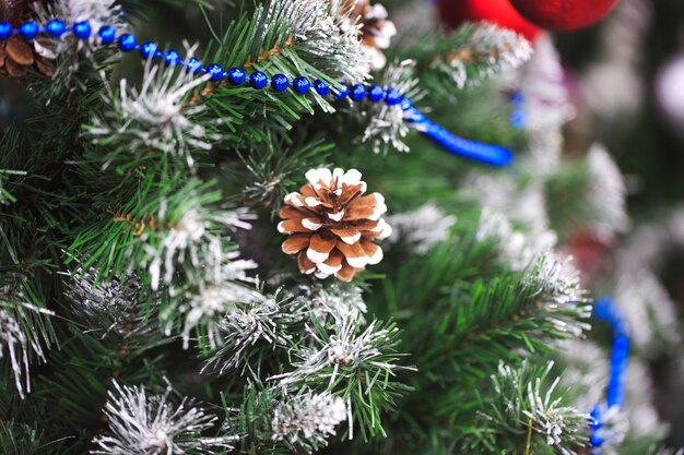 Itens de decoração para o Natal e Ação de Graças em diferentes desenhos e cores são exibidos