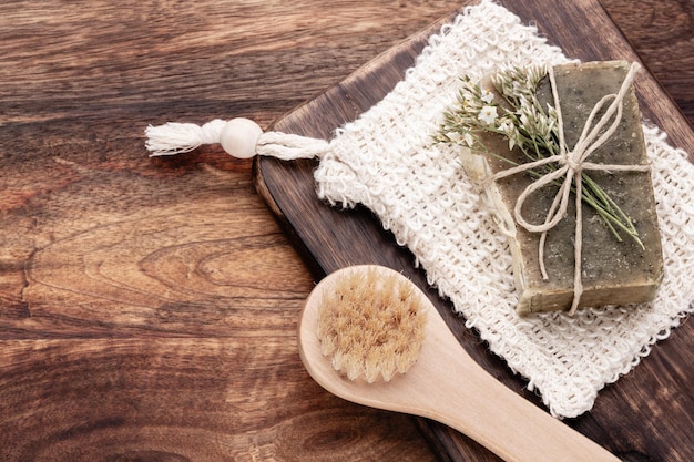 Jabón artesanal natural. Pastillas de jabón orgánico con extractos de plantas.