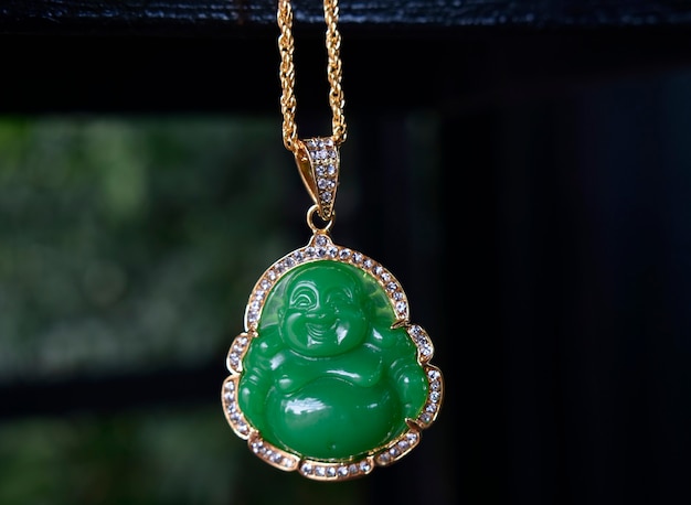 jade real é um colar de pingente de jade