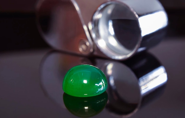 Jade real Esa es la bola de jade original Verde y raro caro