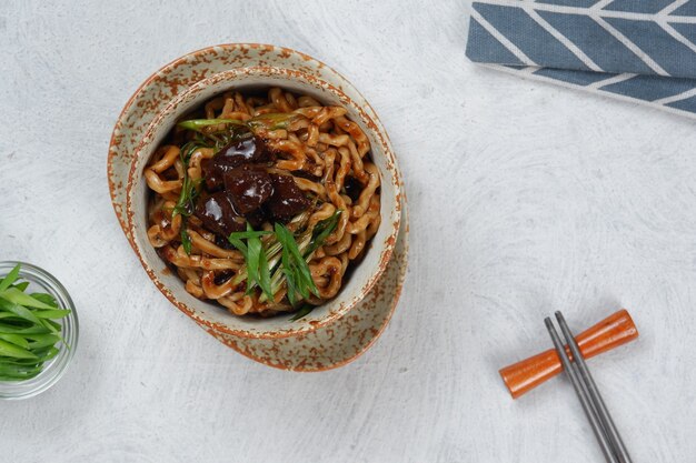 jajangmyeon Macarrão instantâneo coreano com molho de feijão preto