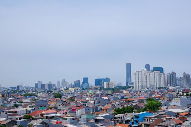 Foto jakarta 10 enero 2024 retrato de la ciudad de los edificios urbanos desde arriba