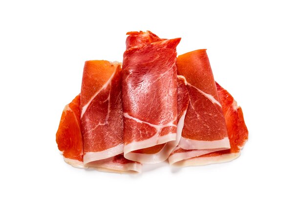 Jamon em fatias finas isolado no fundo branco vista superior