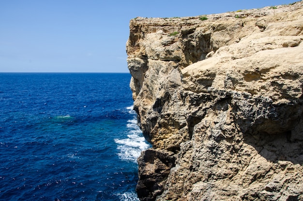 Janela do Azure recolhida em Malta.