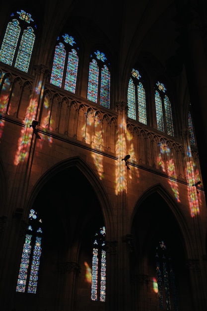 Janelas de vidro colorido dentro da catedral Buen Pastor em San SebastiÃƒÂƒÃ‚Â¡n