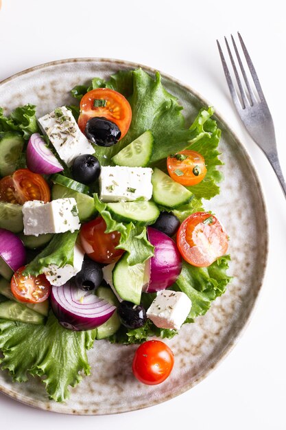 Jantar com salada com queijo feta