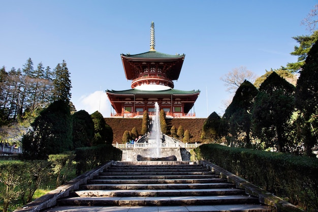 Japaner und ausländische Reisende, die am 31. März 2019 in Tokio, Japan, in Daitou oder der Großen Pagode des Naritasan-Shinshoji-Tempels in der Präfektur Chiba zu Fuß gehen und beten