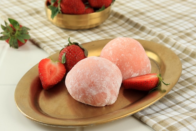 Japanische Erdbeermochi