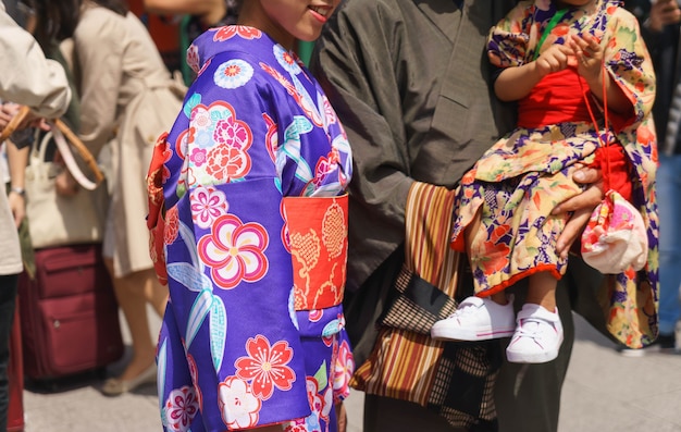 Japanische Familie im Kimono