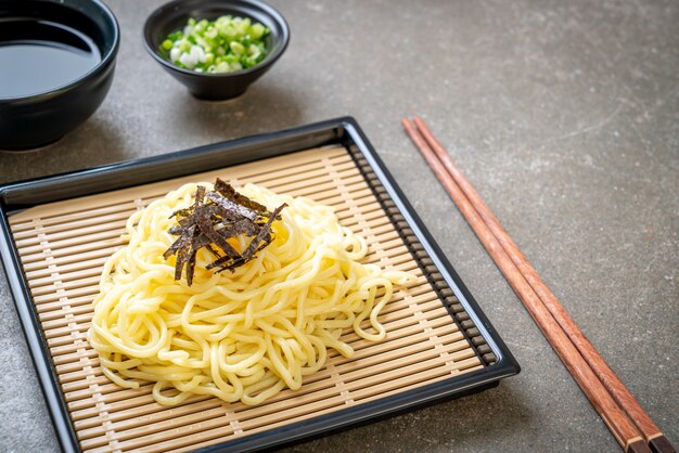 Japanische kalte Ramen-Nudeln