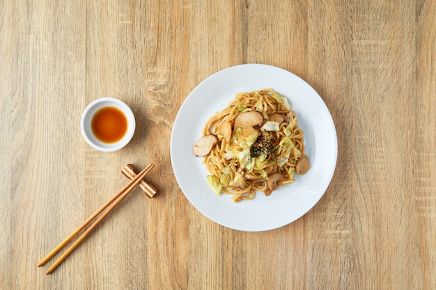 Japanische Nahrungsmittelnudeln Yakisoba