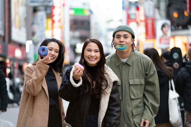 Japanische Teenager-Freunde haben Spaß