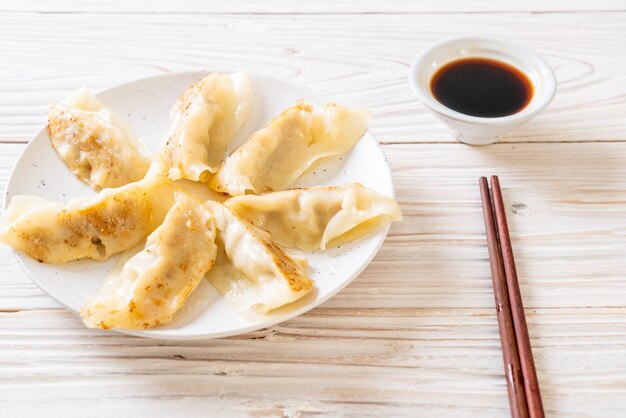 Japanischer Gyoza- oder Mehlkloßimbiß