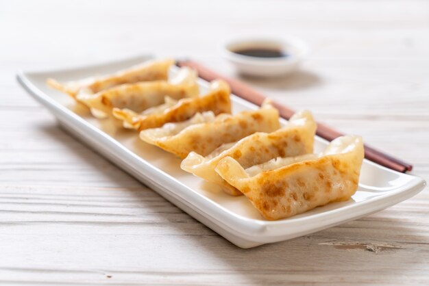 Japanischer Gyoza oder Mehlkloßsnack