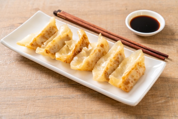 Japanischer Gyoza oder Mehlkloßsnack