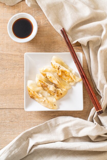 Japanischer Gyoza oder Mehlkloßsnack