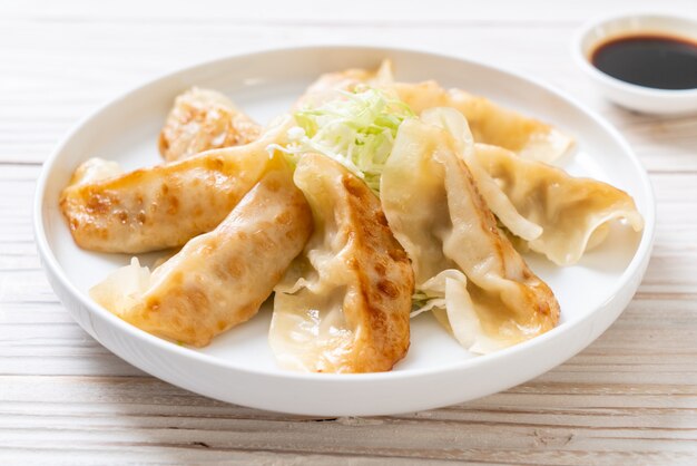 Japanischer Gyoza oder Mehlkloßsnack