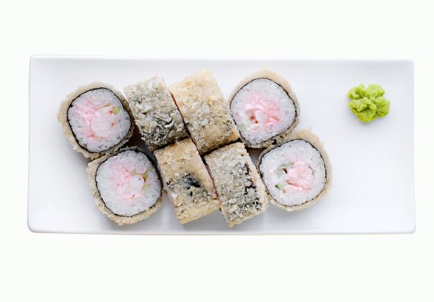 Japanisches Essen Restaurant Lieferung, Sushi-Set. Sushi-Rollen mit Garnelen, Fisch und Käse isoliert. Draufsicht