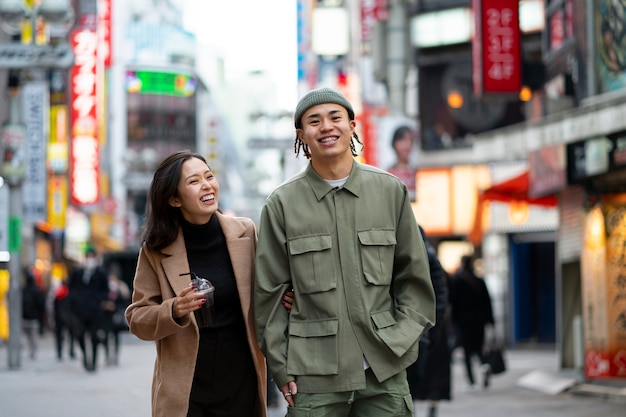 Japón adolescente amigos divirtiéndose