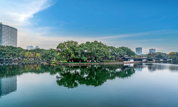 Jardín de arquitectura clásica en Ningbo Yuehu Park